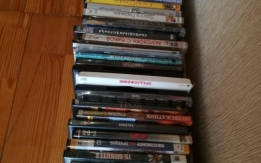 DVD с фильмами.