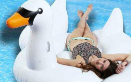 Игрушка надувная для плавания Лебедь