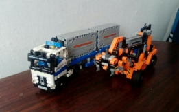 Конструктор LEGO Technic Контейнерный терминал