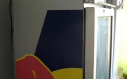 Мини-холодильник витрина Red Bull