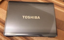 Ноутбук TOSHIBA