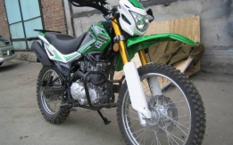 Продам почти новый мотоцикл SENKE 250