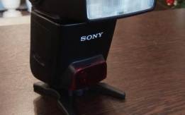 Вспышка Sony HVL-F42AM с родным чехлом